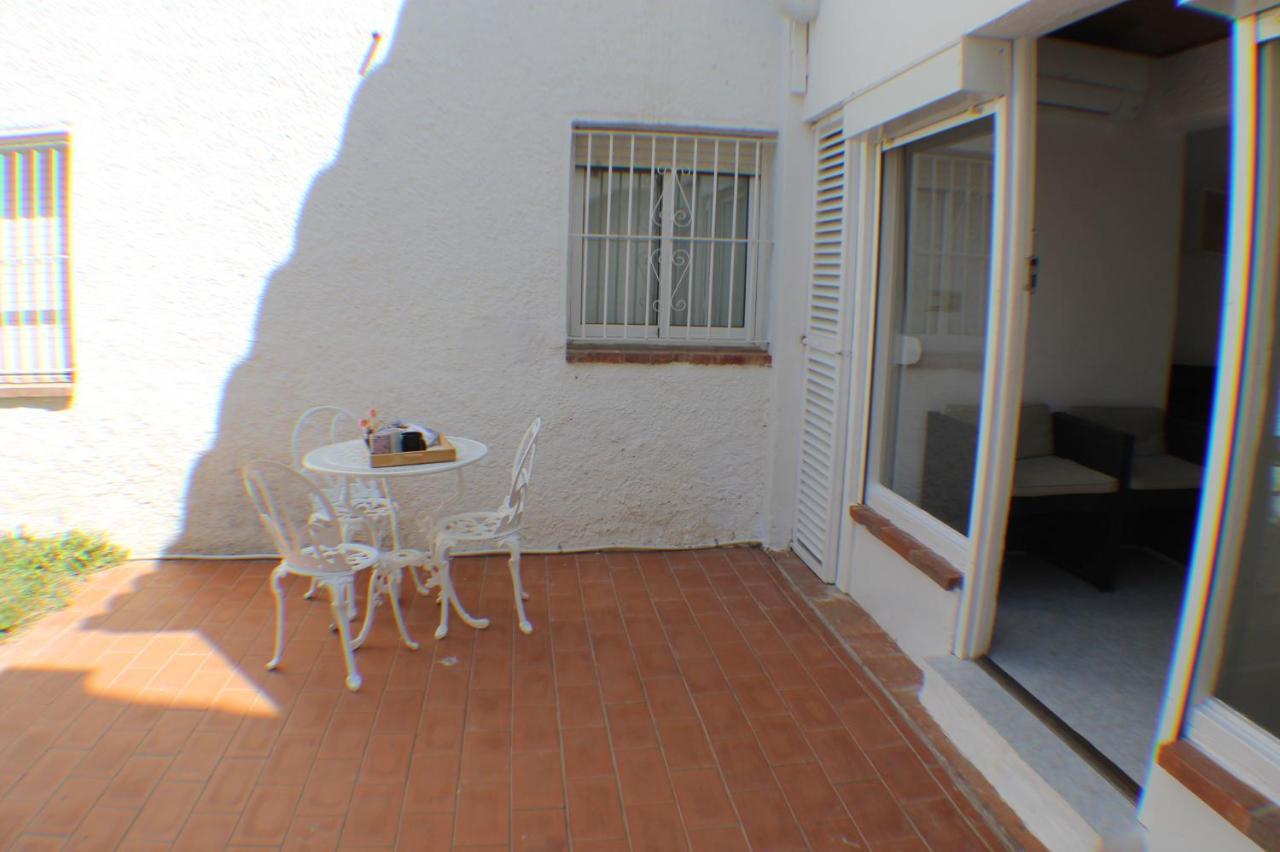 Agi Port De Rosas Apartment Bagian luar foto