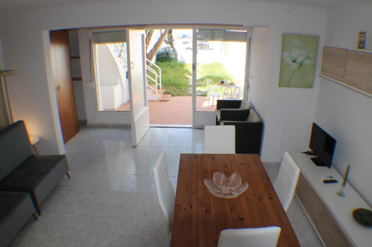 Agi Port De Rosas Apartment Bagian luar foto