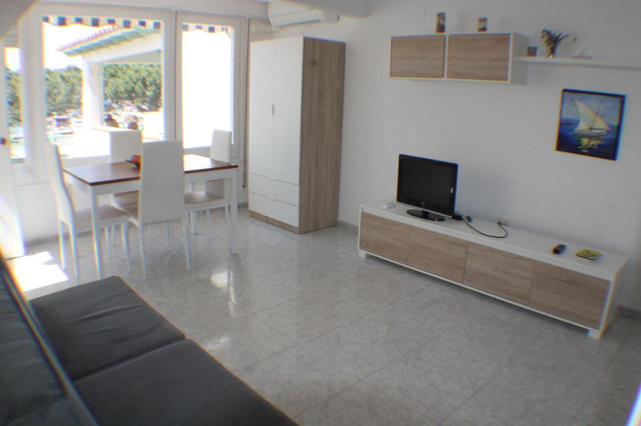 Agi Port De Rosas Apartment Bagian luar foto