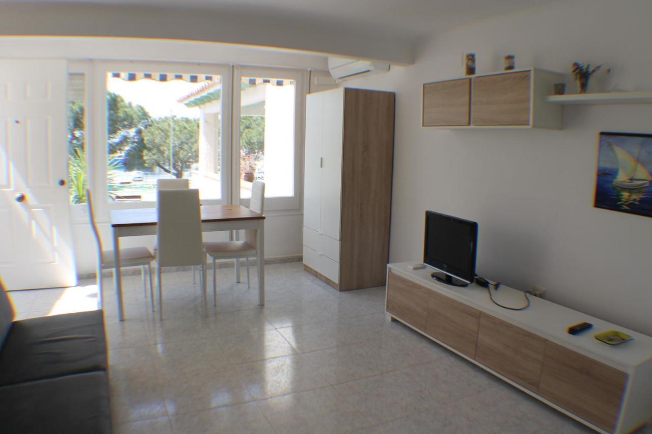 Agi Port De Rosas Apartment Bagian luar foto