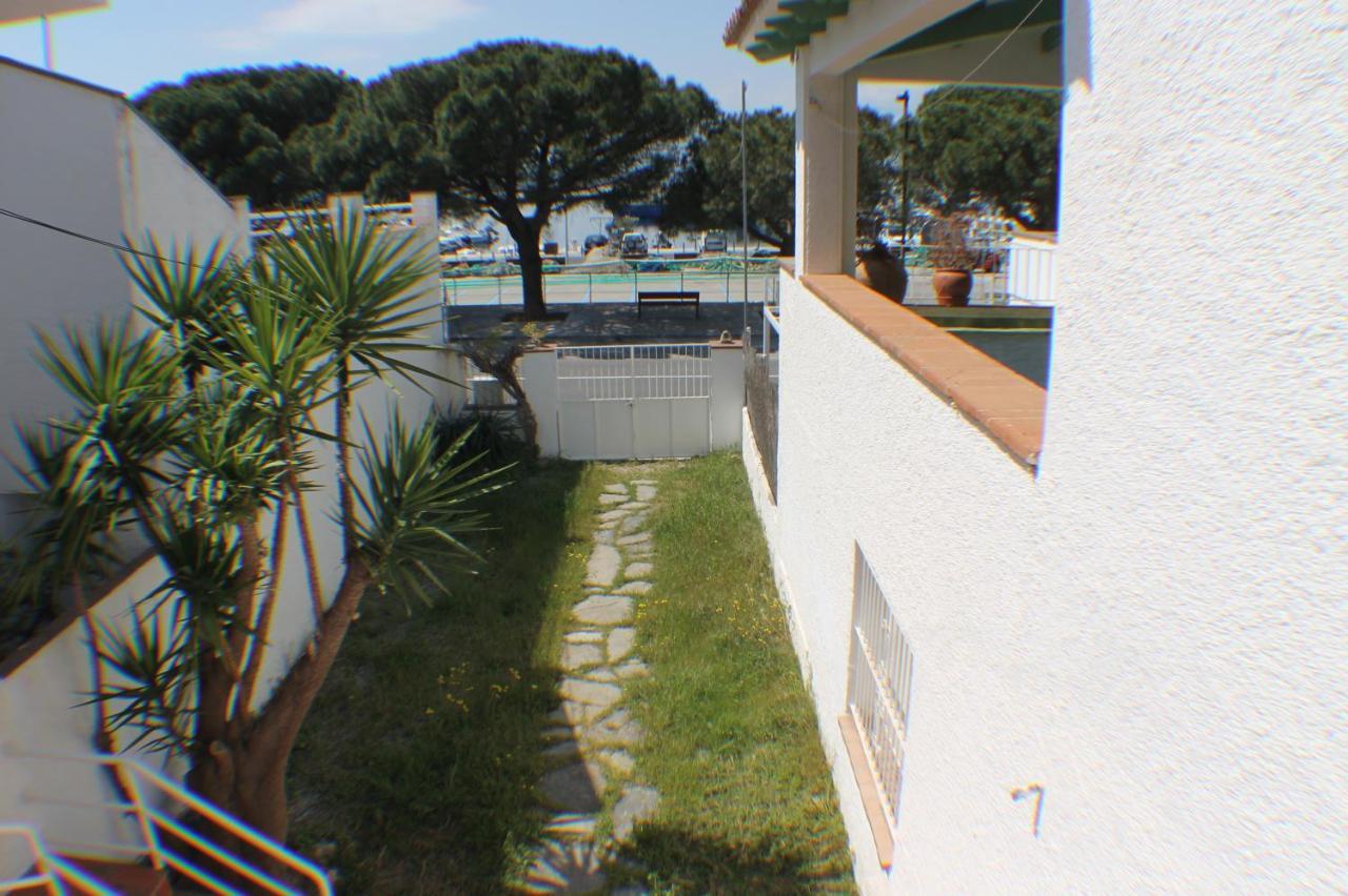 Agi Port De Rosas Apartment Bagian luar foto
