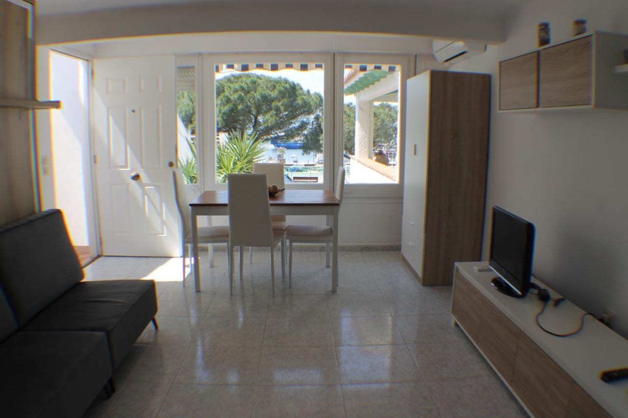 Agi Port De Rosas Apartment Bagian luar foto