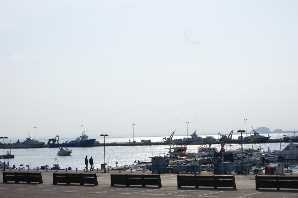 Agi Port De Rosas Apartment Bagian luar foto