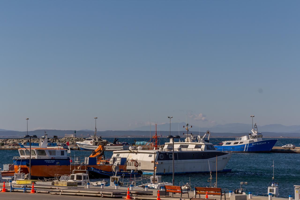 Agi Port De Rosas Apartment Bagian luar foto